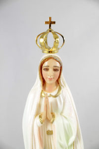 Particolare statua Madonna di Fatima.